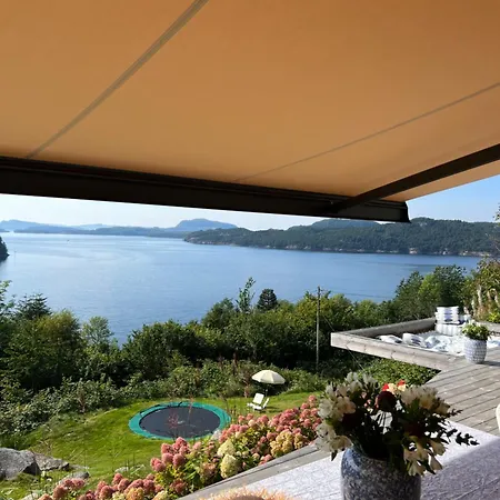 Summer House With Panorama View * Hjelmeland
